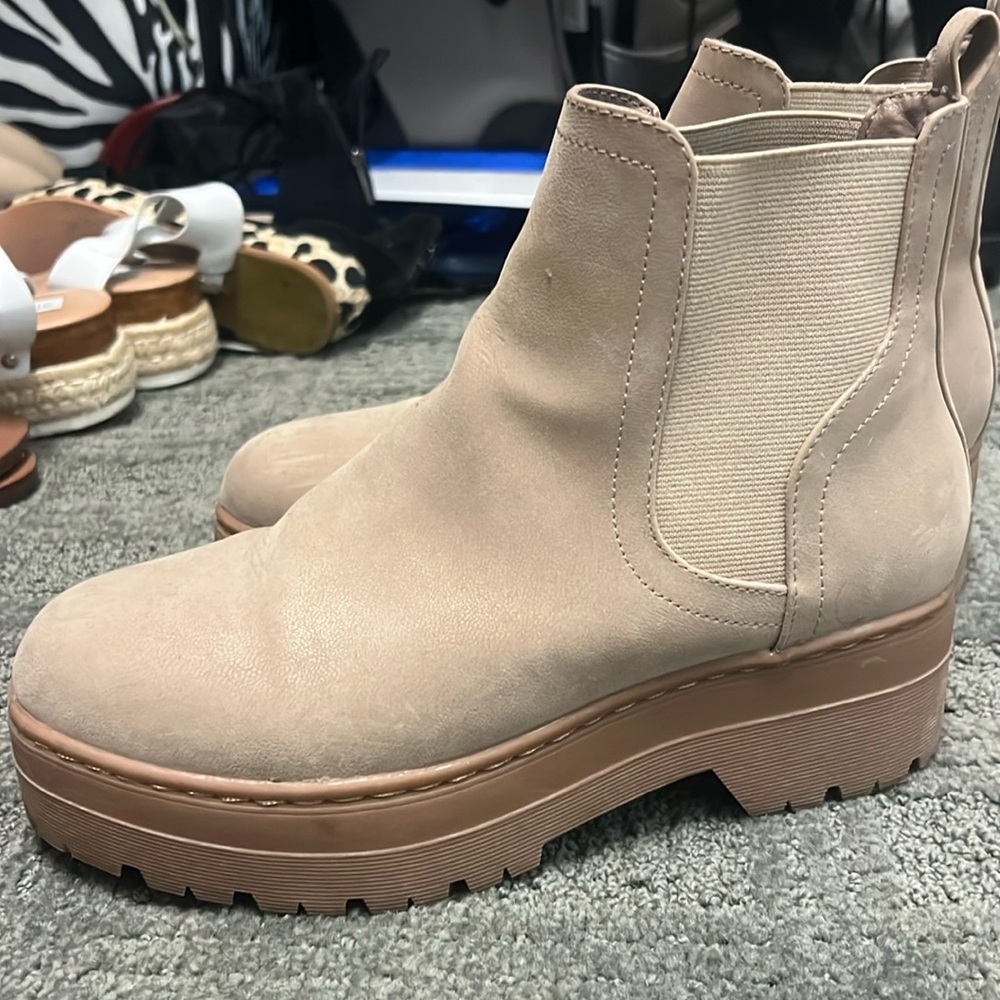 Like new fall boot